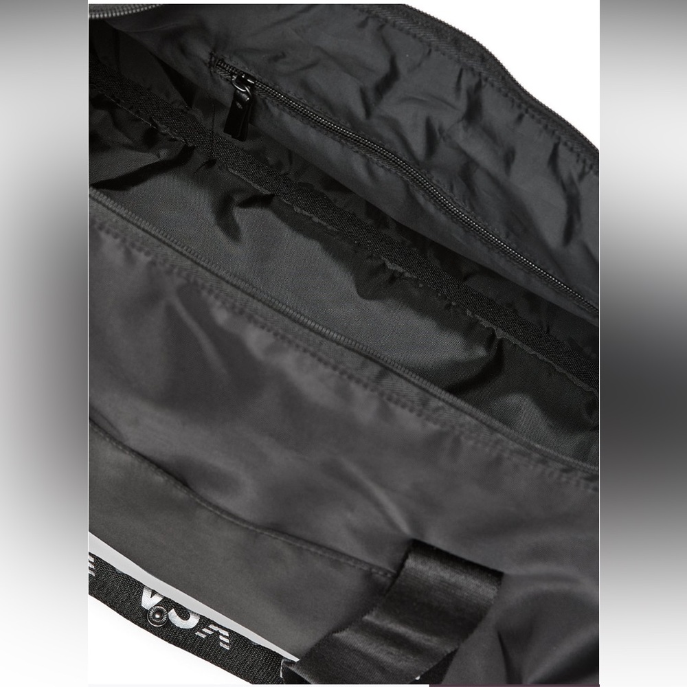 VICTORIA'S SECRET 🖤 VSX Duffle Bag Tote - Picture 2 of 3